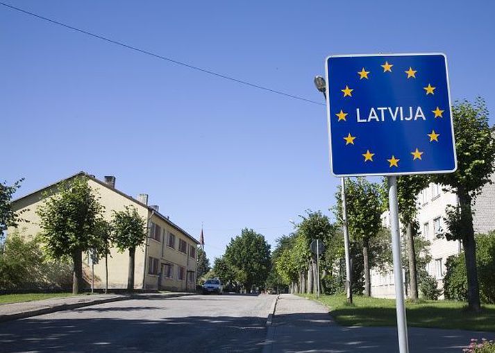 Íslendingar þurfa að nýju að sæta sóttkví við komuna til Lettlands og Eistlands.