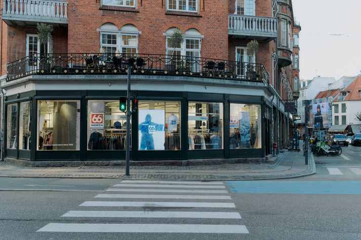 Verslunin er á Store Regnegade í Kaupmannahöfn.