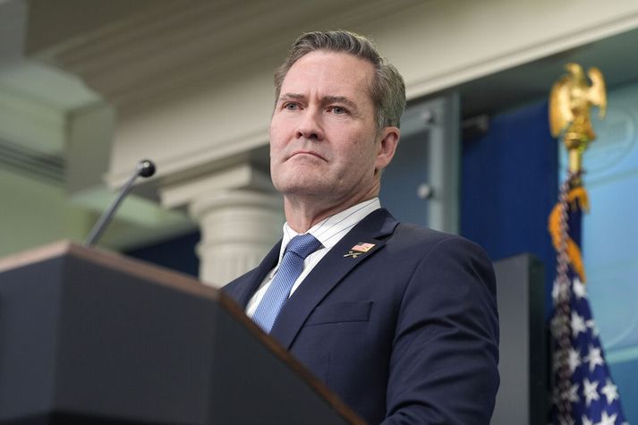 Waltz og Hegseth hafa brugðist við klúðrinu með því að gera lítið úr því og tala niður til Goldberg og jafnvel kenna honum um.