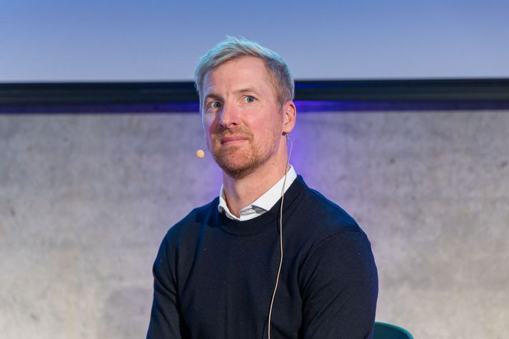 Sveinn Sölvason forstjóri Embla Medical, áður Össur, segir tollaóvissuna enn mikla en þau haldi sínu striki. 
