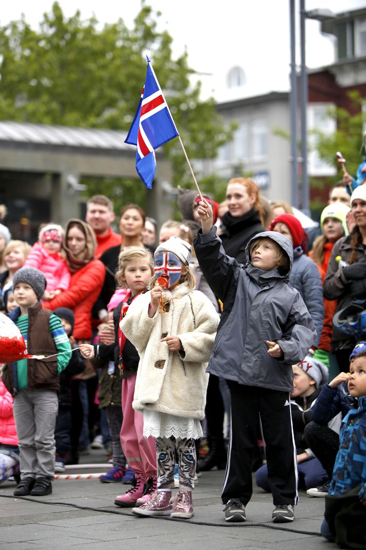 Þessi láta rigningu ekki á sig fá.