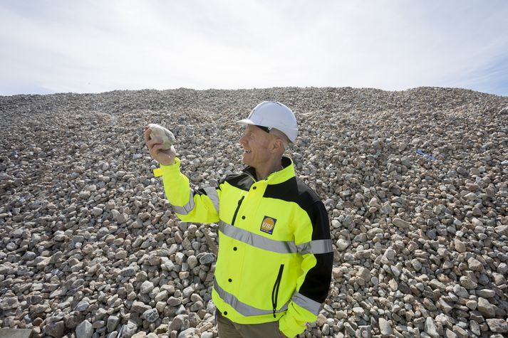 Magnús Garðarsson, fyrrverandi forstjóri og hluthafi kísilversins, segir ekkert hæft í fullyrðingum stjórnar United Silicon um að hann hafi stundað stórfelld auðgunarbrot og skjalafals.