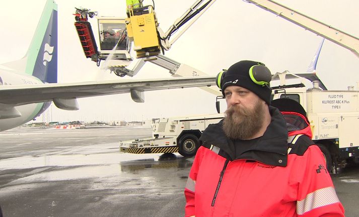 Reynir Gunnarsson er afísingarsérfræðingur hjá Icelandair á Keflavíkurflugvelli.