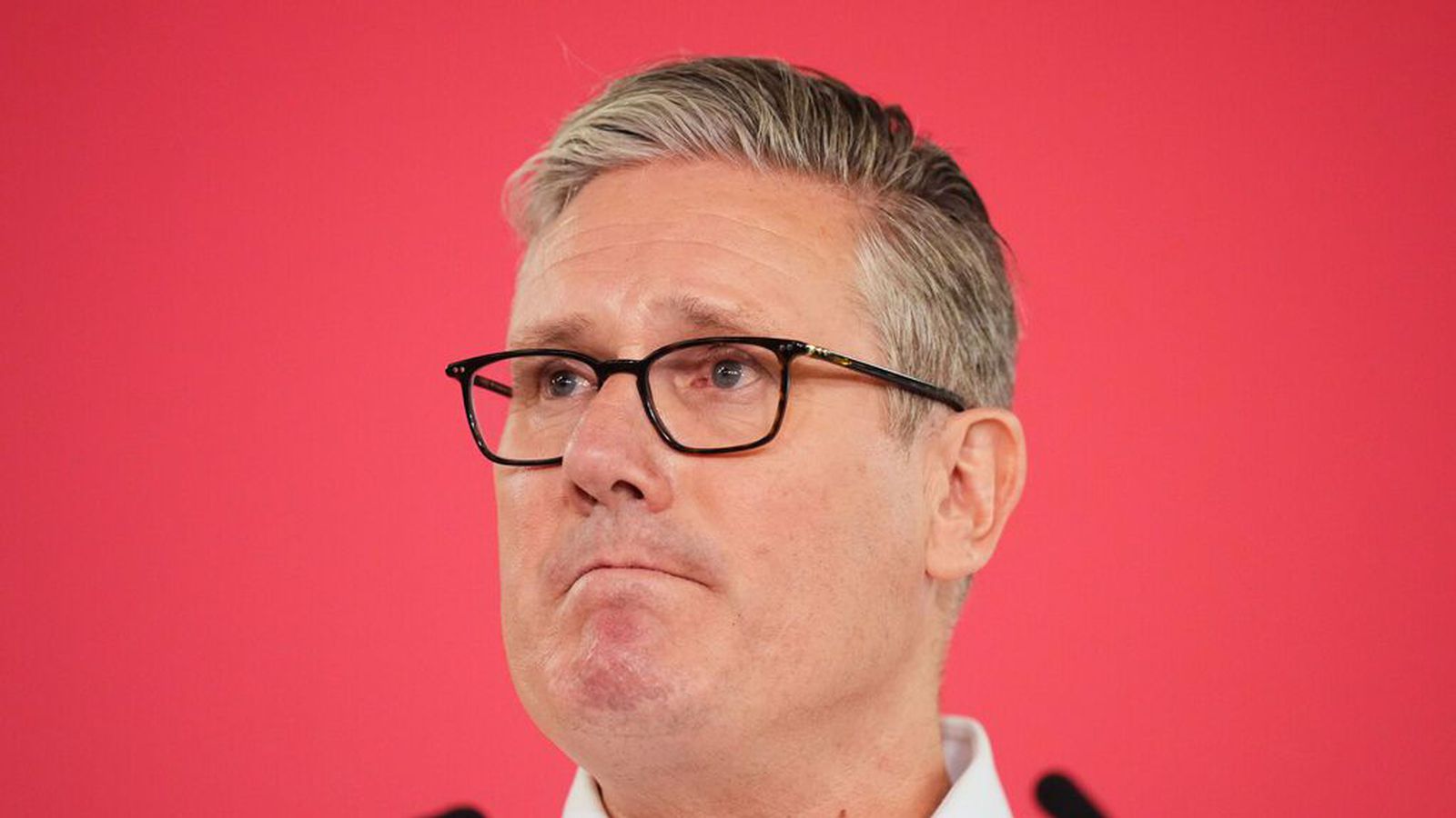 Enn eykst þrýstingur á Starmer