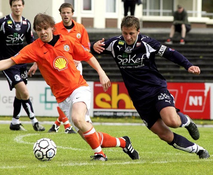 Guðmundur Steinarsson, til hægri, í leik með Keflavík síðastliðið sumar.