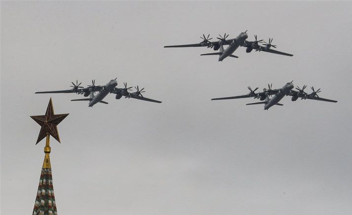 TU-95 sprengjuvélum flogið yfir Moskvu.