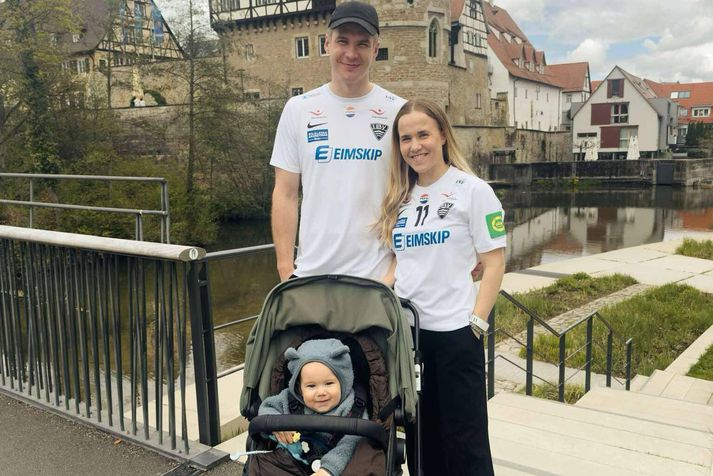 Sandra Erlingsdóttir og Daníel Þór Ingason klæddust ÍBV treyjunni út í Þýskalandi.