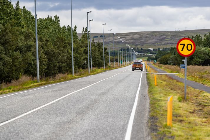Bilunin í morgun er ótengd rafmagnsleysinu í Mosfellsbæ og hluta Grafarvogi í gærkvöldi.