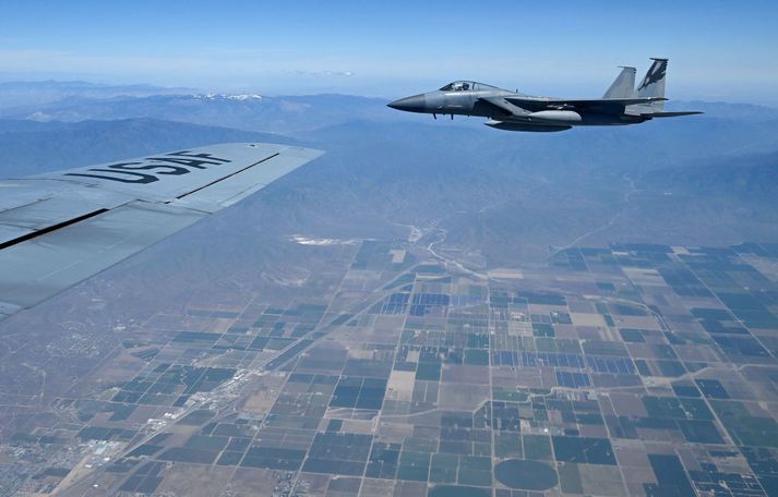 KC-135 herflugvél fórst í vesturhluta Írak en henni var ætlað að flytja eldsneyti.