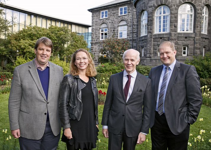 Fulltrúar Alþingis og HR við undirritun samningsins.