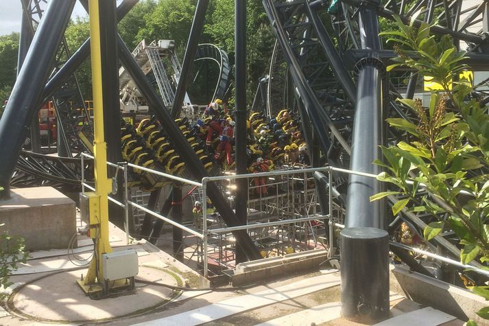 Frá björgunaraðgerðum á slysstað.