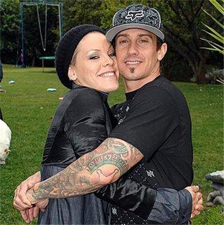 Pink og Carey Hart.