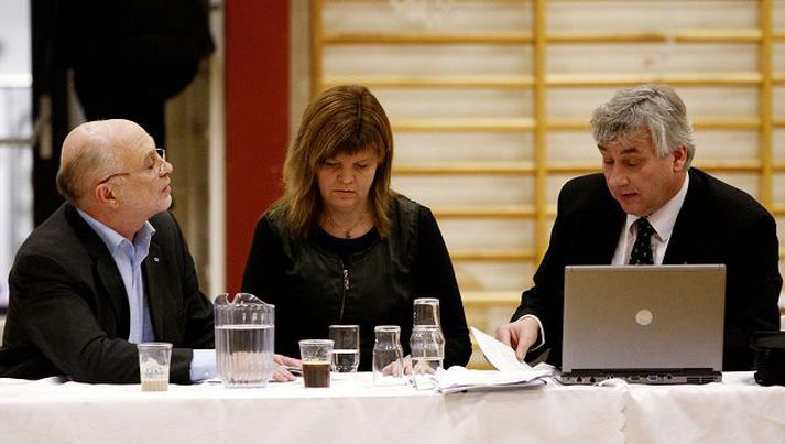 Á íbúafundi á Álftanesi Bæjarfulltrúar á Álftanesi ræddu um stöðu sveitarfélagsins á opnum íbúafundi í síðustu viku. Fréttablaðið/Valli