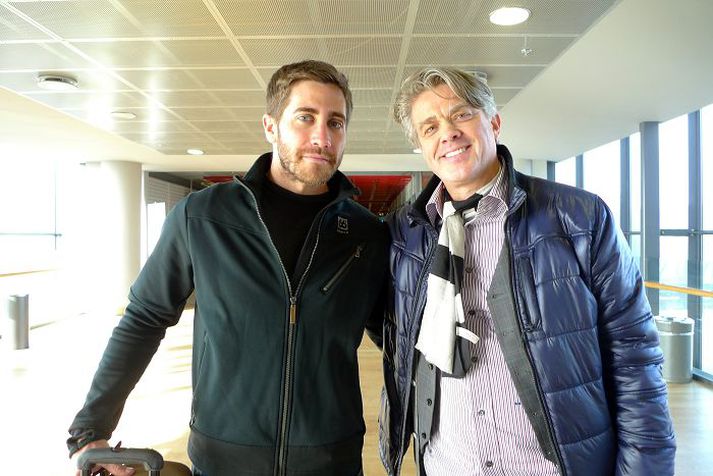 Miklir fagnaðarfundir voru í Leifsstöð á mánudag þegar Sigurjón Sighvatsson og Jake Gyllenhaal hittust fyrir algjöra tilviljun.