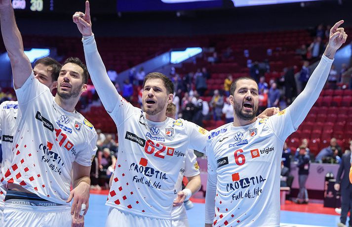 Zvonimir Srna, Marin Jelinic og Mario Sostaric kampakátir eftir sigurinn gegn Íslendingum síðasta föstudag.