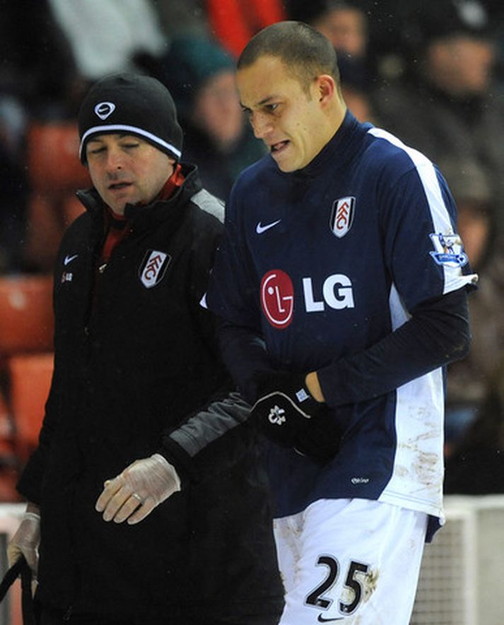 Bobby Zamora gengur af velli í fyrrakvöld.