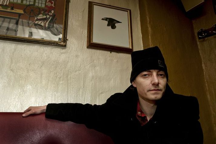 Damon Younger stendur sig stórkostlega sem illmennið Brúnó í kvikmyndinni Svartur á leik sem var frumsýnd í vikunni.
fréttablaðið/anton