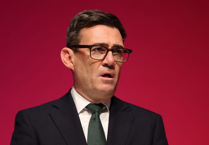 Andy Burnham er forsætisráðherra Bretlands. 