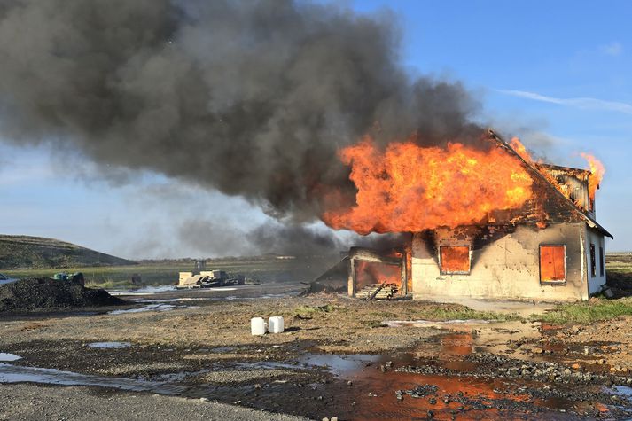 Æfingabruni á Lækjamótavegi, sunnan við Selfoss, milli Suðurhóla og Votmúlavegar.