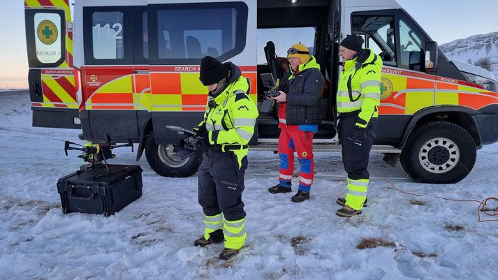 Notast hefur verið við dróna við leitina.