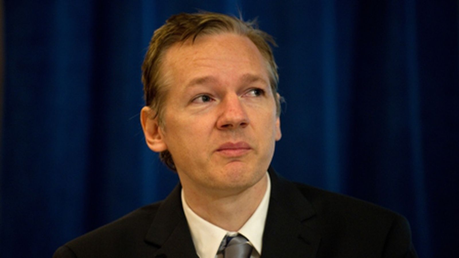 Wikileaks что это. Джулиан Ассанж. Ассанж 2010. Ассанж Джулиан молодой. Джулиан Ассанж в молодости.