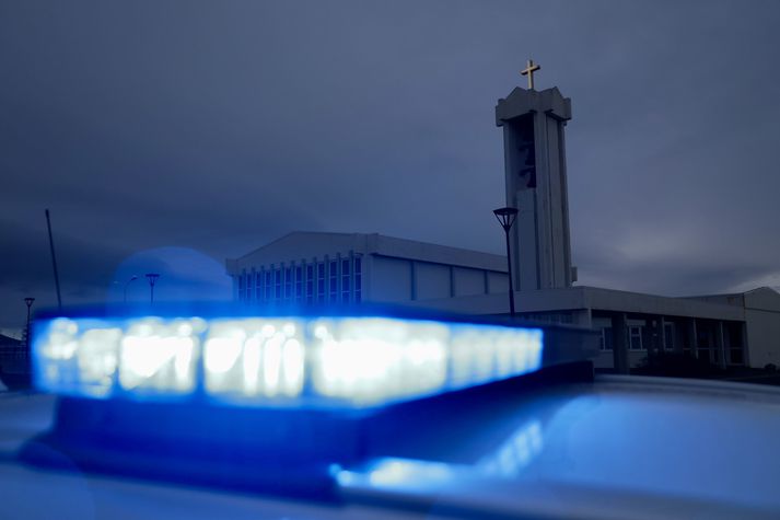 Rafmagn fór af í Grindavík síðdegis í dag.