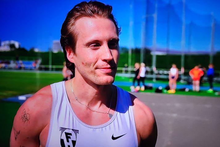 Kolbeinn Höður Gunnarsson í viðtalinu við Ríkissjónvarpið eftir hlaupið.