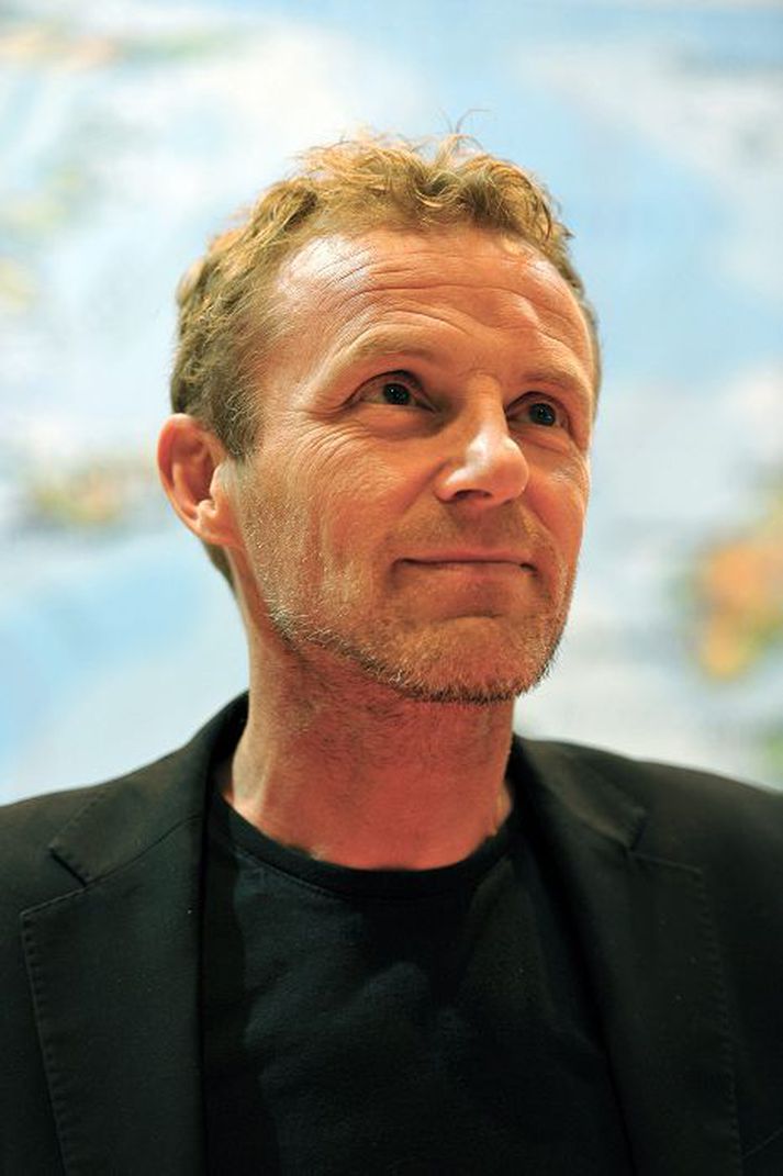 Norski metsöluhöfundurinn Jo Nesbö áritaði óvænt bækur sínar í Máli og menningu um helgina.