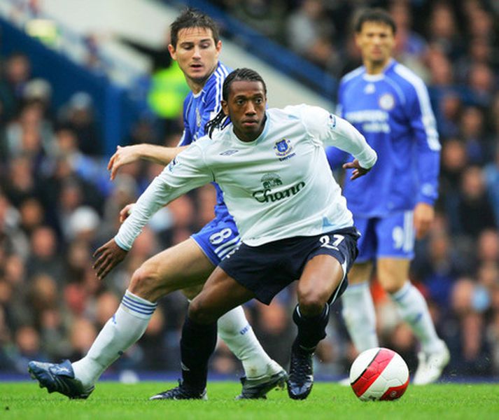 Manuel Fernandes í leik með Everton gegn Chelsea á síðustu leiktíð.