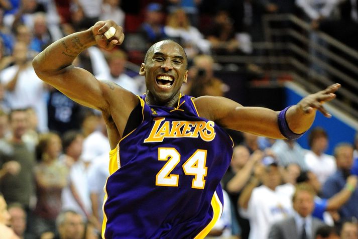 Kobe Bryant spilaði allan sinn NBA feril með liði Los Angeles Lakers og varð fimm sinnum NBA-meistari með liðinu.