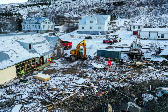 Hættustig almannavarna er enn í gildi á Seyðisfirði vegna skriðuhættu.