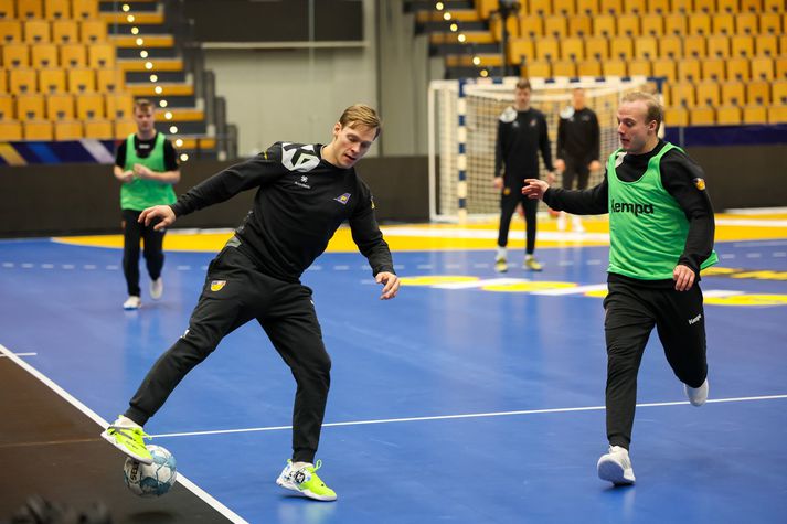 Janus Daði í baráttunni við Hákon Daða í fótboltanum. 