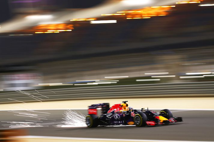 Daniel Ricciardo á Red Bull er kominn í alvarleg vélavandræði.
