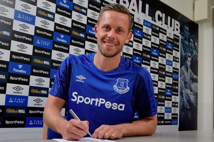 Gylfi í Everton-búningnum.