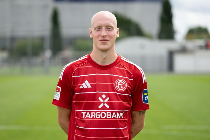Valgeir Lunddal er leikmaður Fortuna Dusseldorf í Þýskalandi 