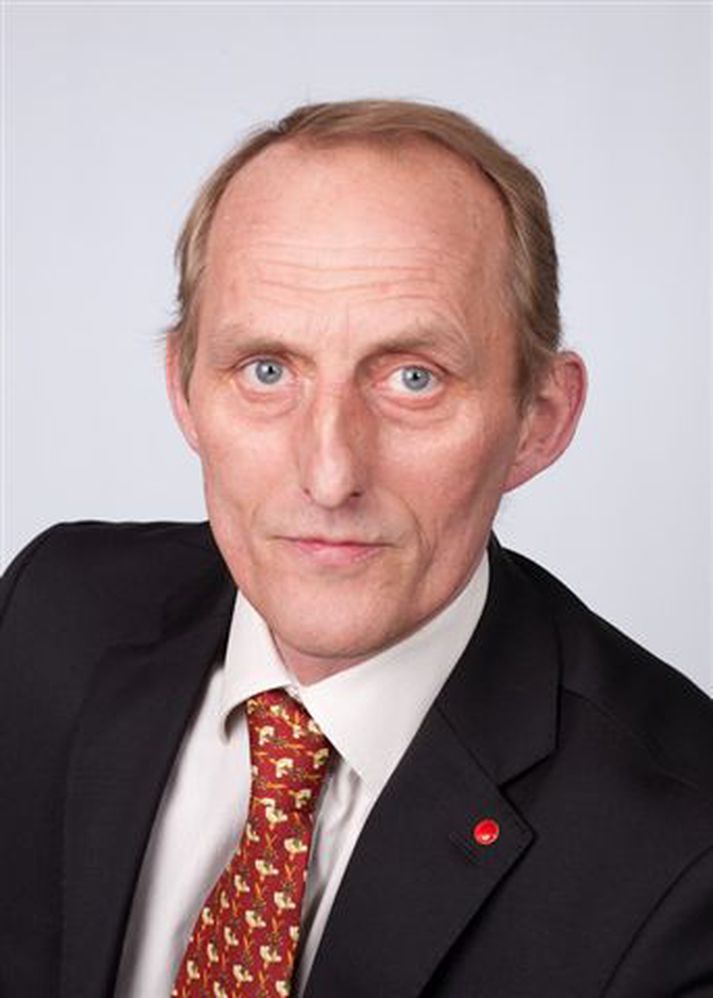 Hannes Friðriksson æltar að flytja úr Reykjanesbæ.