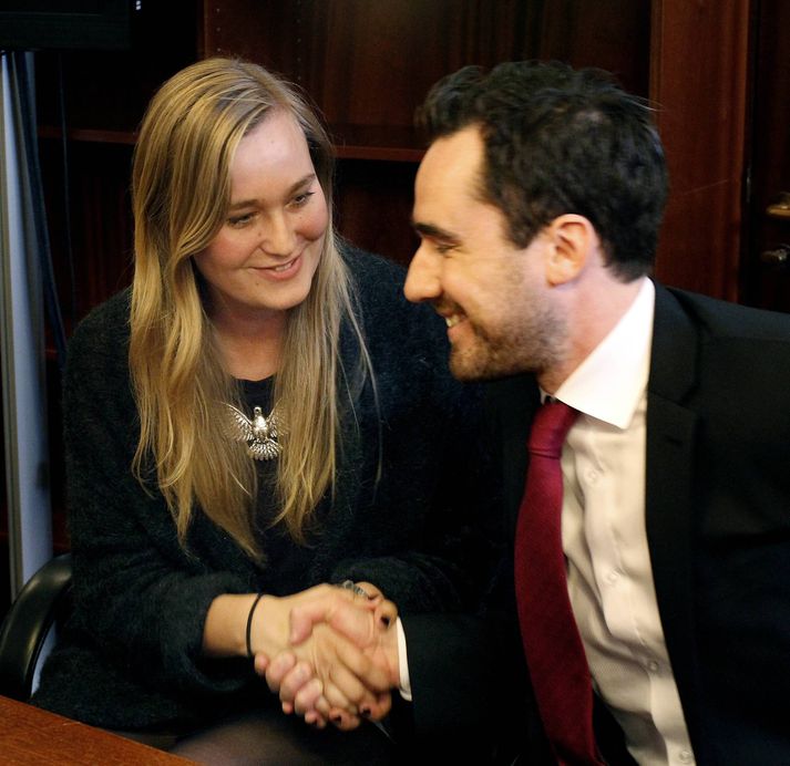 María Rut og Daniel Isebarn Ágústsson lögmaður fögnuðu við uppkvaðningu dómsins.