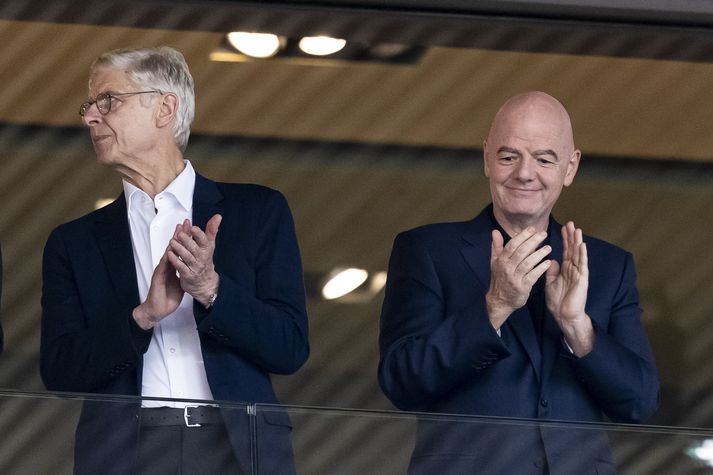 Arséne Wenger fagnar ákvörðun Giannis Infantino að hætta við að selja hlut í heimsmeistaramótinu til einkafjárfesta.