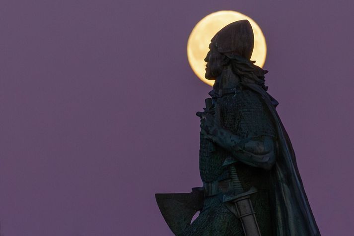 Hiti verður yfirleitt á bilinu núll til átta stig, mildast syðst.