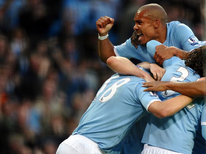 Nigel de Jong fagnar einu af mörkum Manchester City í vetur.