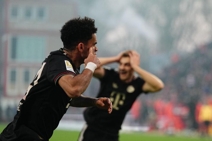 Luis Díaz fagnar marki sínu en liðsfélagi hans trúir varla því sem hann sá Kólumbíumanninn gera.