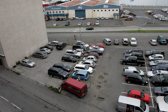 Efnin voru í bíl á bílastæði við Tryggvagötu. 