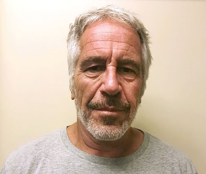 Bandaríski auðkýfingurinn Jeffrey Epstein er talinn hafa framið sjálfsvíg í fangaklefa sínum í ágúst síðastliðnum.