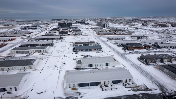 Þeir Grindvíkingar sem ætla að fara í bæinn á morgun að vitja heimila sinna og ná í eignir fara um Suðurstrandarveg.