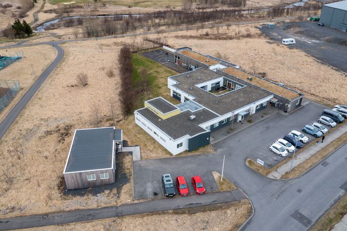 Starfsmaður Stuðla er grunaður um líkamsárás gegn skjólstæðingi. Meðferðarheimilið er í Fossaleyni í Grafarvogi.