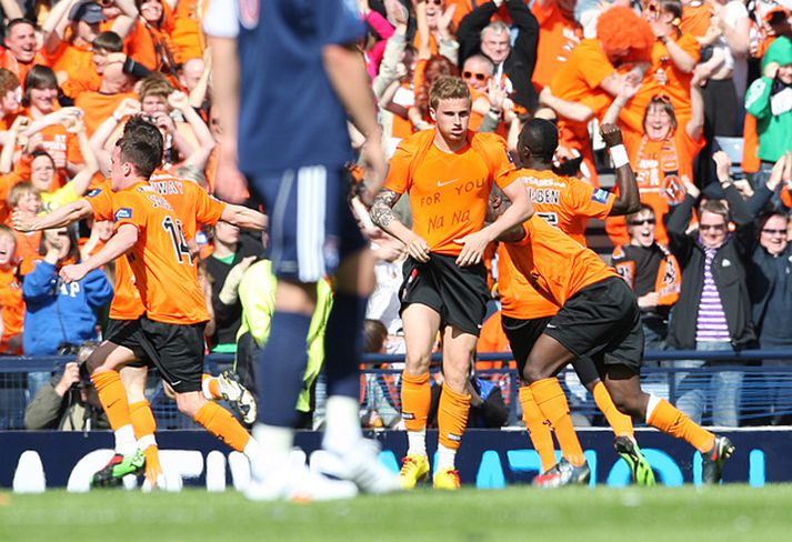 David Goodwillie, fyrir miðju, fagnar marki í bikarúrslitaleiknum í vor.