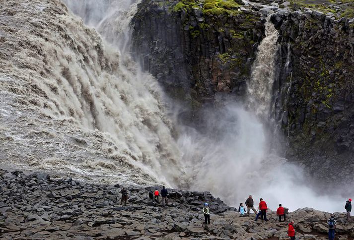 Dettifoss er vinsæll áfangastaður ferðamanna.