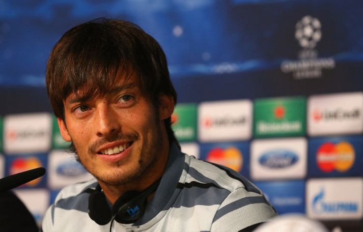 David Silva samdi við Man City fram til ársins 2017.