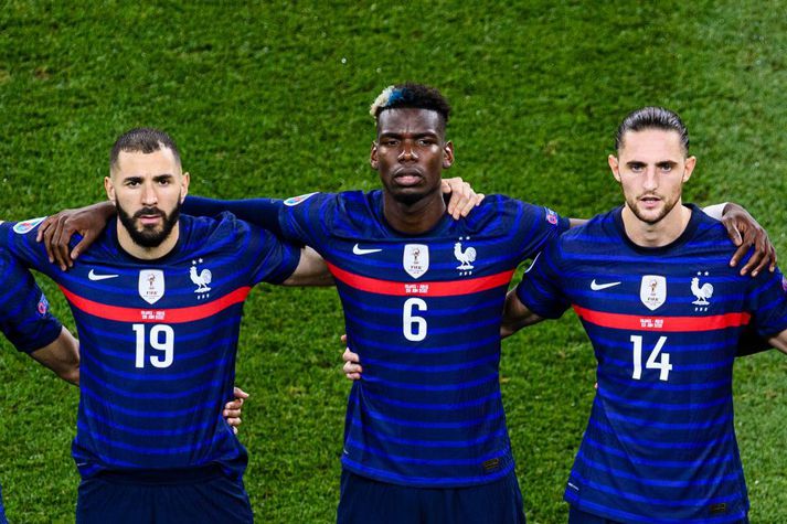 Paul Pogba og Adrien Rabiot hafa ef til vill skammast sín fyrir framferði fjölskyldumeðlima á mánudagskvöldið.