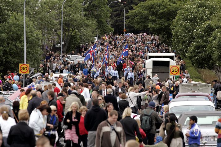 Sé engöngu litið á þá sem voru fyrir neðan lágtekjumark árið 2012 voru fæstir á Íslandi.